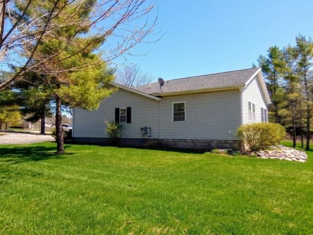 5402 Lexington Avenue, Gladwin, MI 48624