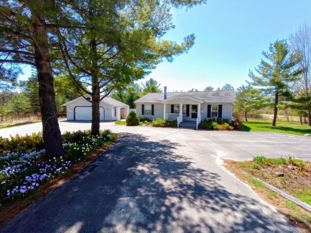 5402 Lexington Avenue, Gladwin, MI 48624