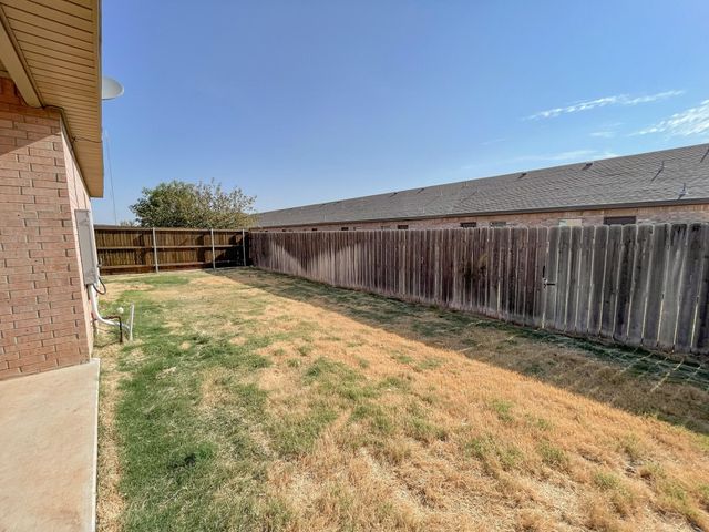 11207 Akron Avenue, Lubbock, TX 79423