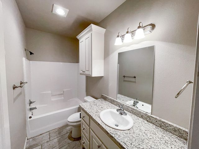 11207 Akron Avenue, Lubbock, TX 79423