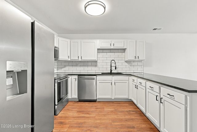 6617 Sylvania Rd, Louisville, KY 40258