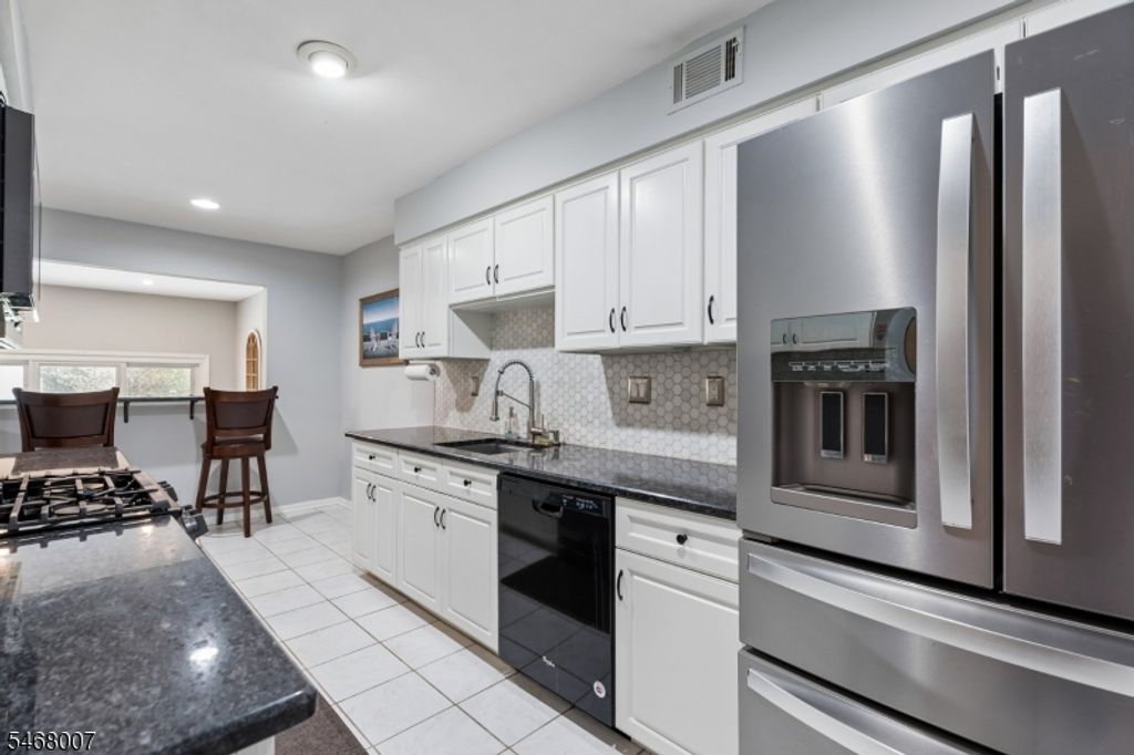 22 Bedford Ct, Madison Boro, NJ 07940 — photo 5