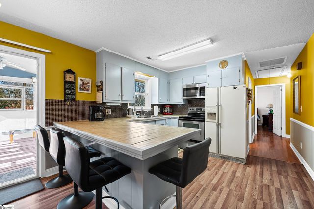 9 Michael Drive, Greenville, SC 29611