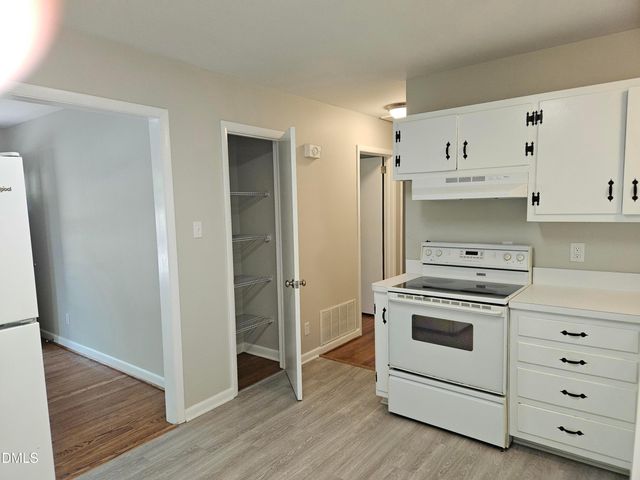 202 Crest Road, Cary, NC 27513