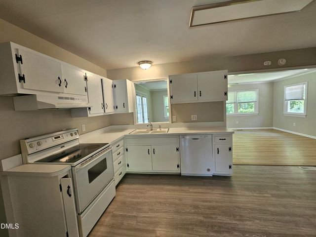 202 Crest Road, Cary, NC 27513