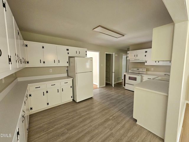 202 Crest Road, Cary, NC 27513