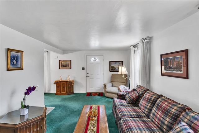 571 Helena St, East Mckeesport, PA 15035