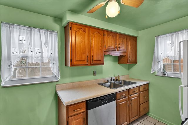 571 Helena St, East Mckeesport, PA 15035