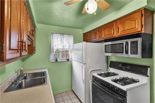 571 Helena St, East Mckeesport, PA 15035