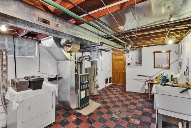 571 Helena St, East Mckeesport, PA 15035