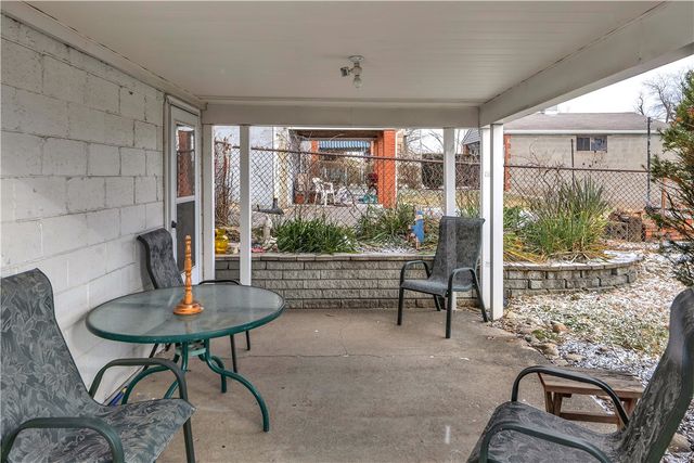 571 Helena St, East Mckeesport, PA 15035