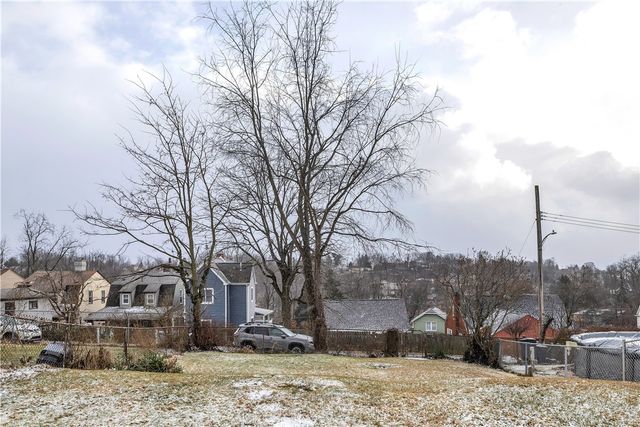 571 Helena St, East Mckeesport, PA 15035