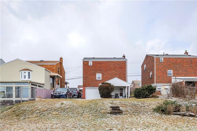 571 Helena St, East Mckeesport, PA 15035