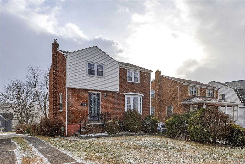 571 Helena St, East Mckeesport, PA 15035