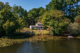 166 Pine Grove Ave, Hanson, MA 02341