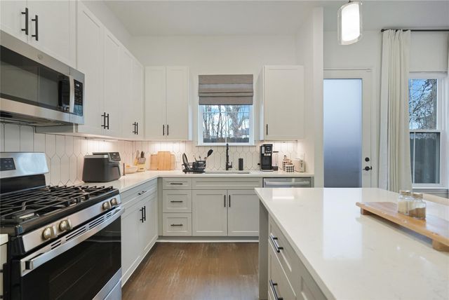 9902 Clark Road F, Houston, TX 77076