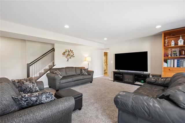 2839 Armstrong Drive, Iowa City, IA 52240