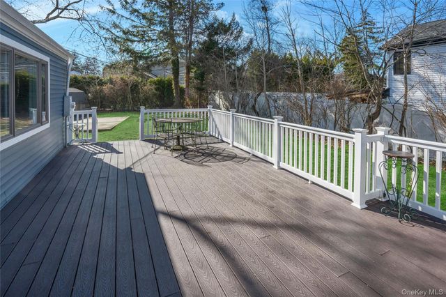 3 Dover Lane, Old Bethpage, NY 11804