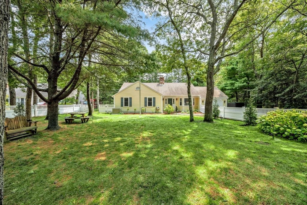 175 Old Post Rd, Barnstable, MA 02632