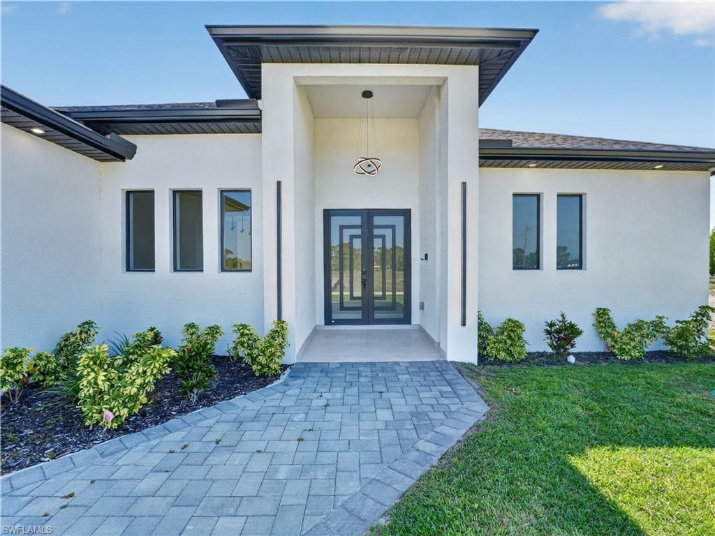 Image 5 of property listing at 4333 NW 36th AVE, Cape Coral, FL 33993