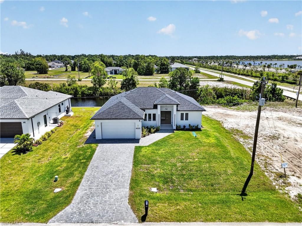 Image 6 of property listing at 4333 NW 36th AVE, Cape Coral, FL 33993