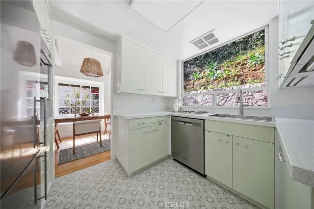 6182 Glen Oak St, Los Angeles, CA 90068