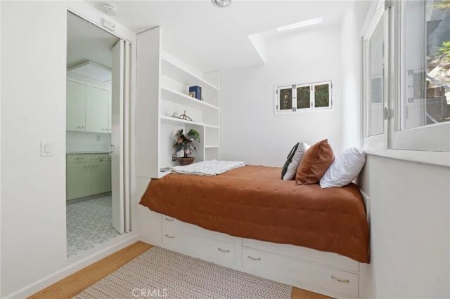 6182 Glen Oak St, Los Angeles, CA 90068