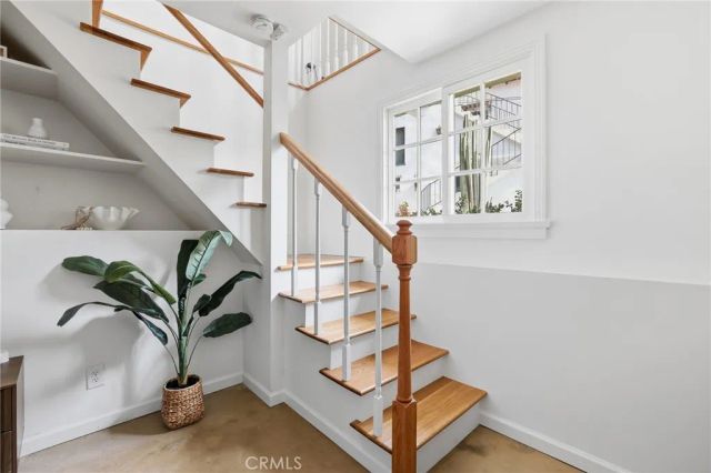6182 Glen Oak St, Los Angeles, CA 90068