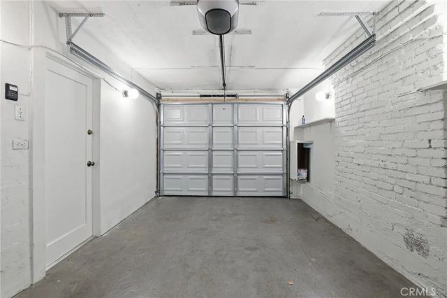 6182 Glen Oak St, Los Angeles, CA 90068