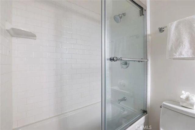 6182 Glen Oak St, Los Angeles, CA 90068