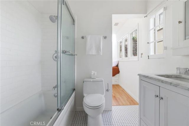 6182 Glen Oak St, Los Angeles, CA 90068