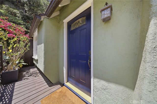 6182 Glen Oak St, Los Angeles, CA 90068