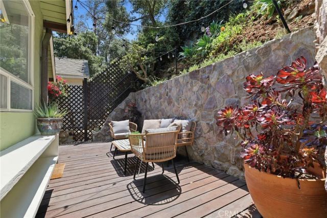 6182 Glen Oak St, Los Angeles, CA 90068