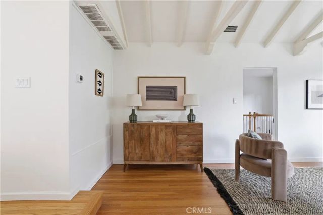 6182 Glen Oak St, Los Angeles, CA 90068