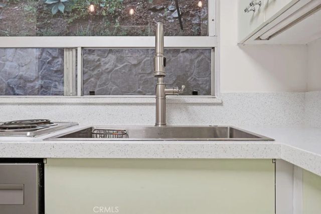 6182 Glen Oak St, Los Angeles, CA 90068