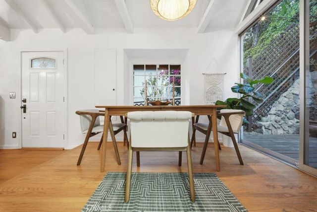 6182 Glen Oak St, Los Angeles, CA 90068