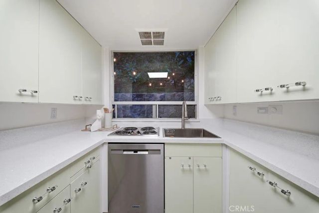 6182 Glen Oak St, Los Angeles, CA 90068