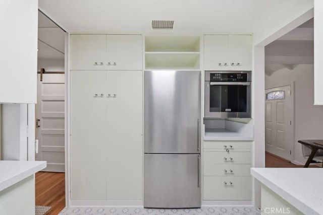 6182 Glen Oak St, Los Angeles, CA 90068
