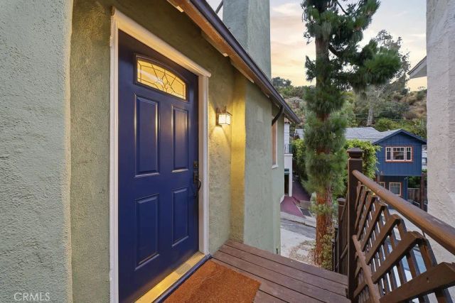 6182 Glen Oak St, Los Angeles, CA 90068