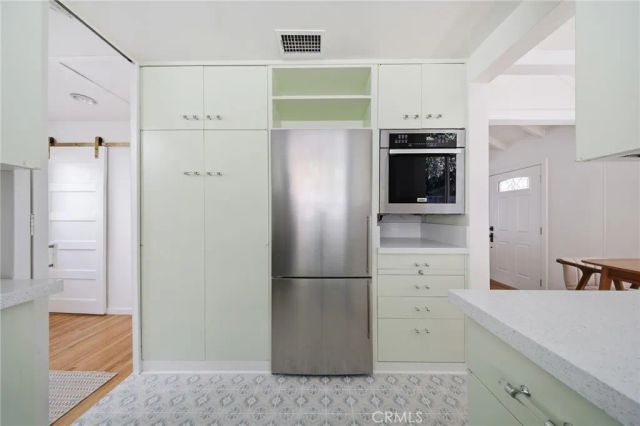 6182 Glen Oak St, Los Angeles, CA 90068