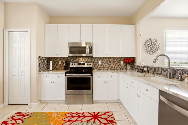 11198 LAKELAND CIRCLE, Fort Myers, FL 33913