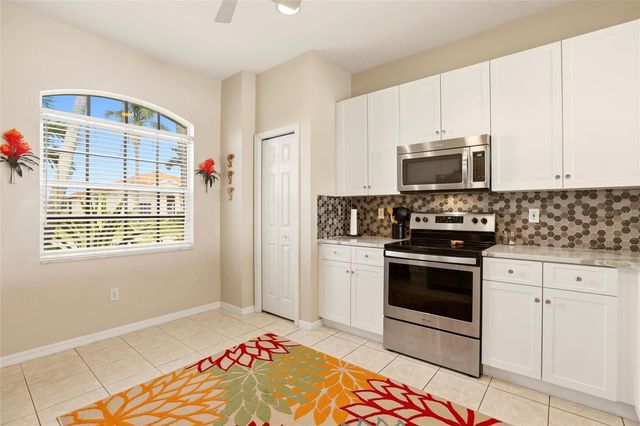 11198 LAKELAND CIRCLE, Fort Myers, FL 33913