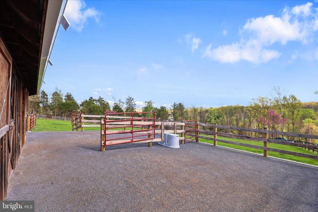 529 MCGLAUGHLIN RD, Gettysburg, PA 17325