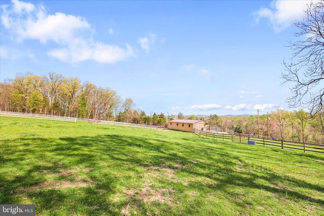 529 MCGLAUGHLIN RD, Gettysburg, PA 17325