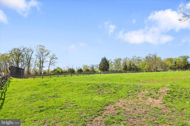 529 MCGLAUGHLIN RD, Gettysburg, PA 17325