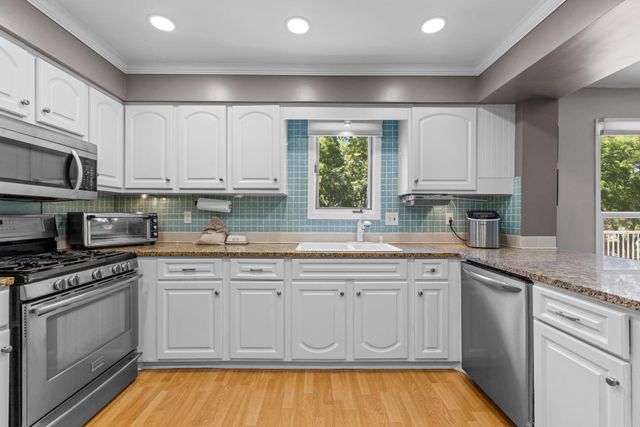 10500 Utah Road, Bloomington, MN 55438