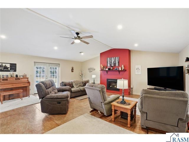 38630 Woodview Lane, Le Center, MN 56057