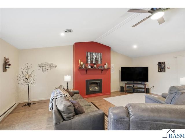 38630 Woodview Lane, Le Center, MN 56057