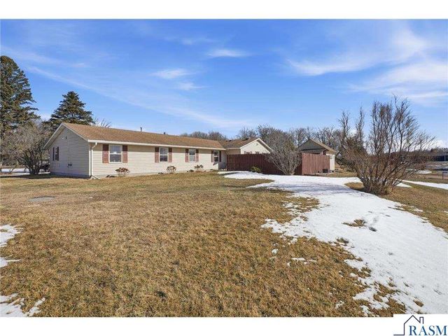 38630 Woodview Lane, Le Center, MN 56057