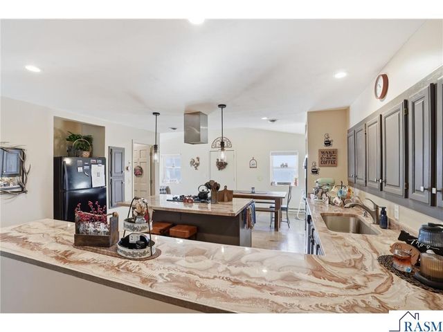 38630 Woodview Lane, Le Center, MN 56057